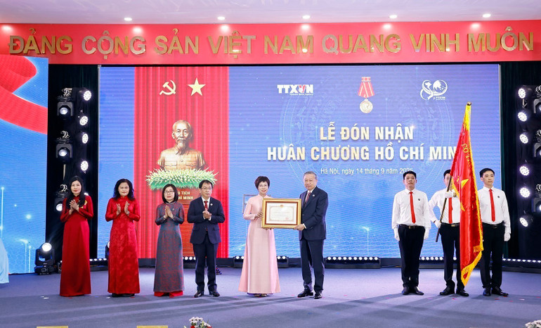 vna-potal-tong-bi-thu-to-lam-du-le-ky-niem-80-nam-ngay-truyen-thong-thong-tan-xa-viet-nam-8274091.jpg