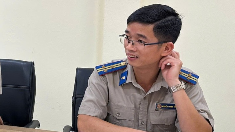 Chấp hành viên Nguyễn Thanh Tùng, Chi cục Thi hành án dân sự huyện Bát Xát (Lào Cai). (Ảnh: CHIẾN THĂNG) tung-2-6405.jpg
