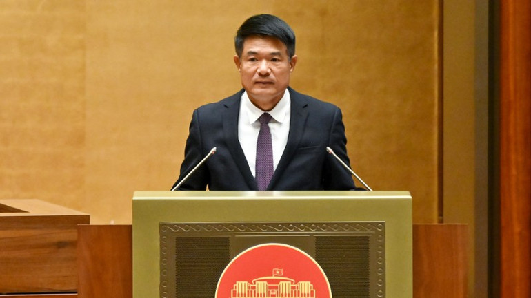 Viện trưởng Kiểm sát nhân dân tối cao Nguyễn Huy Tiến trình bày báo cáo công tác nhiệm kỳ 2021-2026 của Viện Kiểm sát nhân dân tối cao. (Ảnh: DUY LINH) chi-5237-7014.jpg