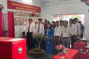 Đơn vị bầu cử số 2 (khu phố 3, phường Bình Thuận) tổ chức bỏ phiếu sớm.