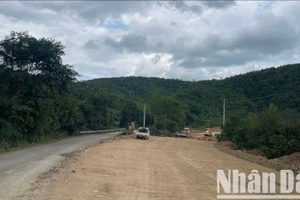 Quốc lộ 28B đoạn qua xã Phan Sơn.