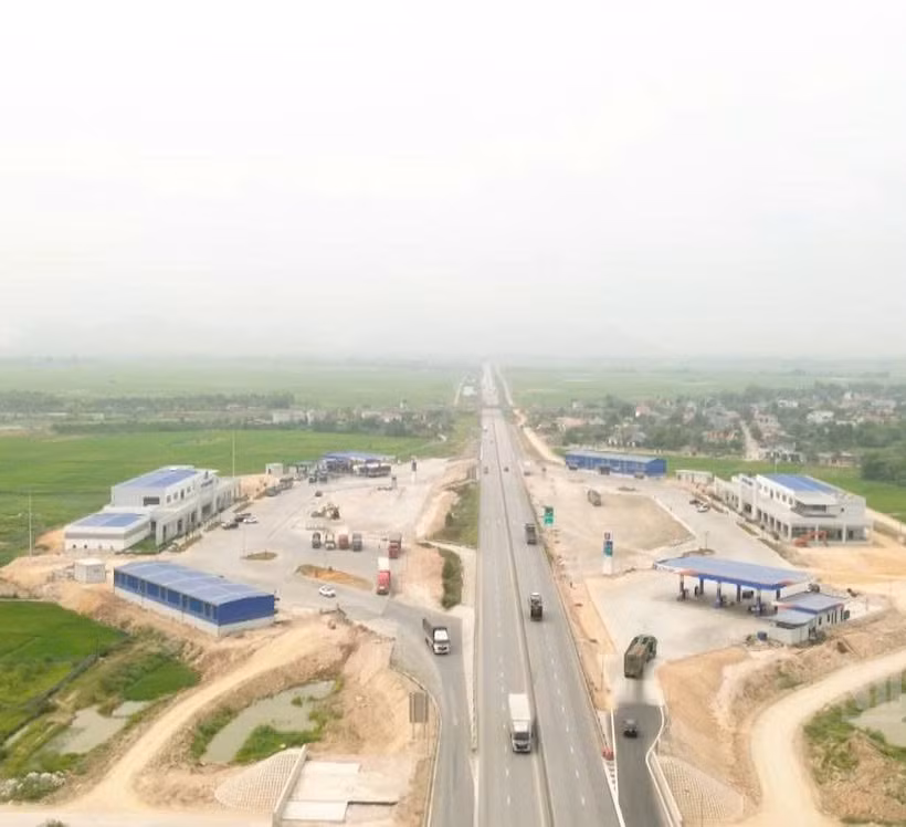 [Video] Tiến độ thi công các trạm dừng nghỉ trên tuyến cao tốc Bắc - Nam vẫn chậm