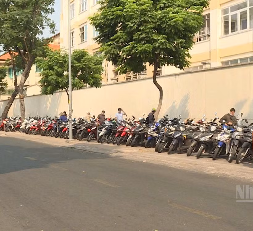 [Video] TP Hồ Chí Minh triển khai thí điểm phần mềm cấp phép, thu phí sử dụng vỉa hè