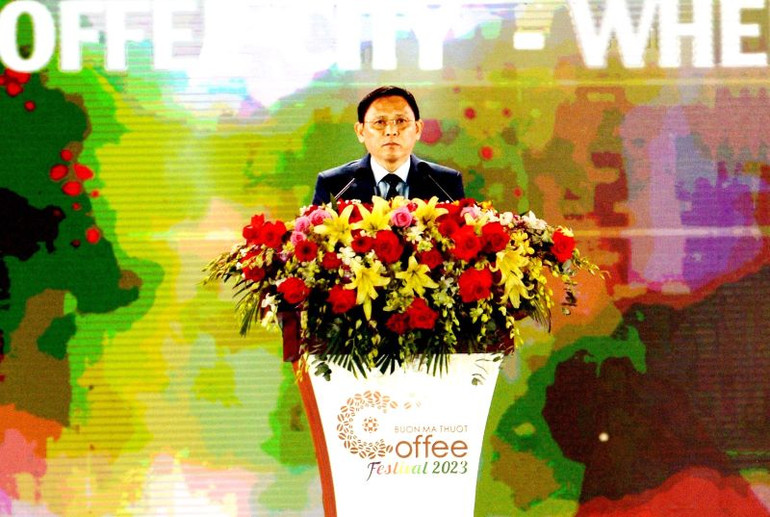 Phó Chủ tịch Thường trực Ủy ban nhân dân tỉnh Đắk Lắk Nguyễn Tuấn Hà phát biểu bế mạc Lễ hội Cà-phê Buôn Ma Thuột lần thứ 8 năm 2023.