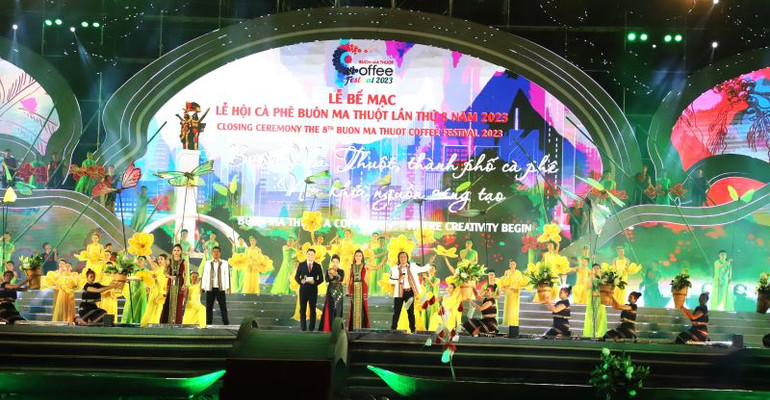 Chương trình nghệ thuật đặc sắc với chủ đề “Buôn Ma Thuột, thành phố cà phê -Nơi khơi nguồn sáng tạo” chào mừng lễ bế mạc Lễ hội Cà-phê Buôn Ma Thuột lần thứ 8 năm 2023.