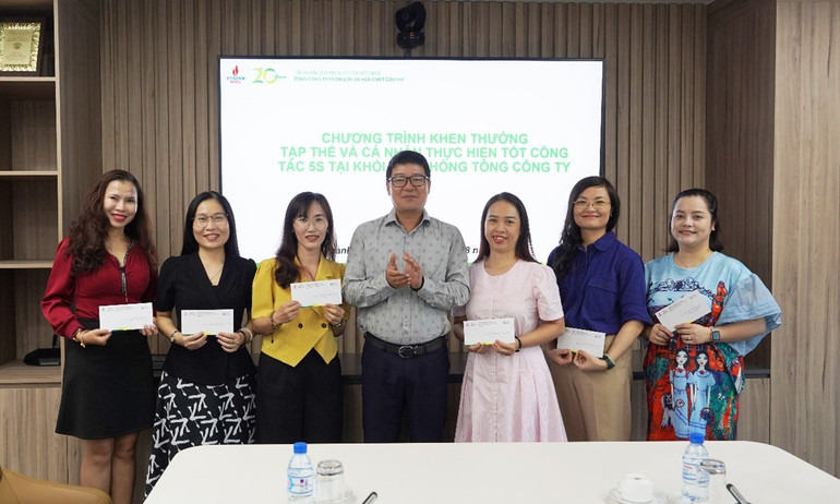 Khen thưởng kịp thời các tập thể, cá nhân có thành tích xuất sắc trong thực hiện 5S.