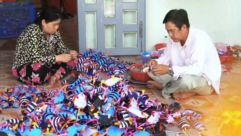 Người dân tại làng đồ chơi Long Tuyền mong muốn giữ được nét văn hóa của Tây Nam Bộ.