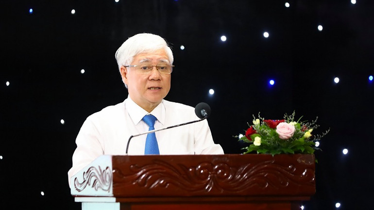 Đồng chí Đỗ Văn Chiến phát biểu tại hội nghị.