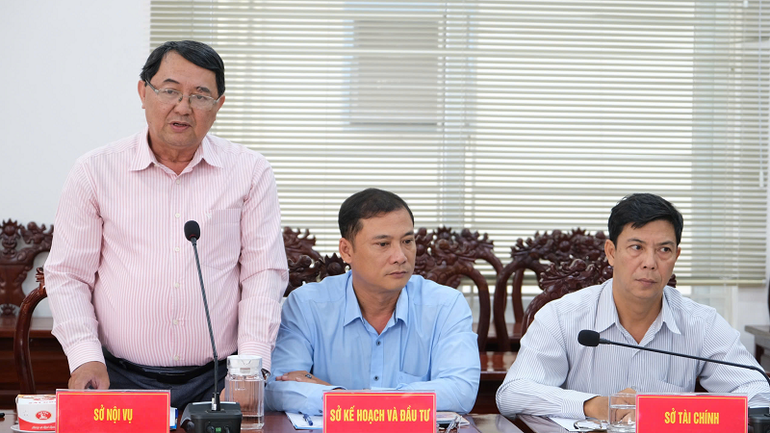 Đại diện Sở Nội vụ Cần Thơ phát biểu tại họp báo. Đại diện Sở Nội vụ Cần Thơ phát biểu tại họp báo.