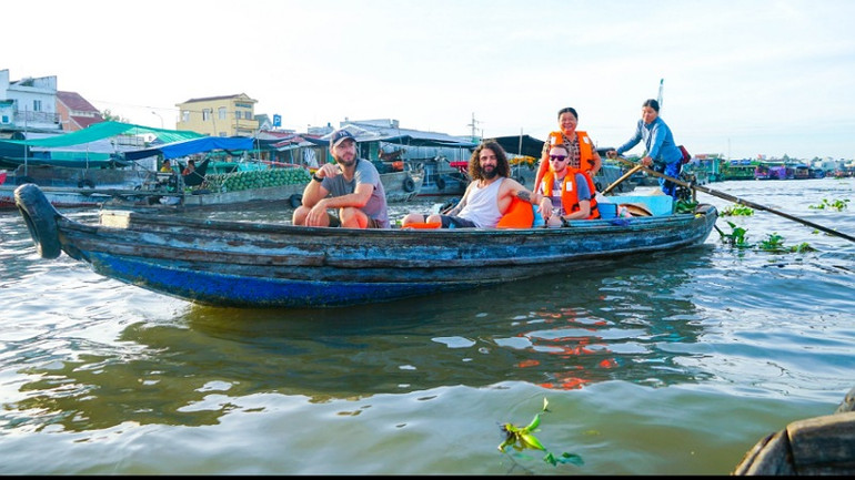Trong hoạt động của Tuần lễ có chương trình "Văn hóa chợ nổi Cái Răng".