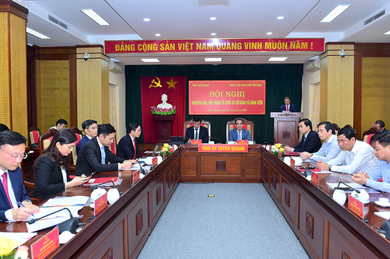 Các đại biểu tham dự hội nghị. Các đại biểu tham dự hội nghị.