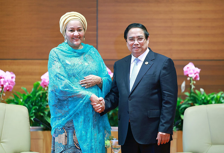 Thủ tướng Phạm Minh Chính tiếp Phó Tổng Thư ký Liên hợp quốc Amina Mohammed. (Ảnh: TTXVN)