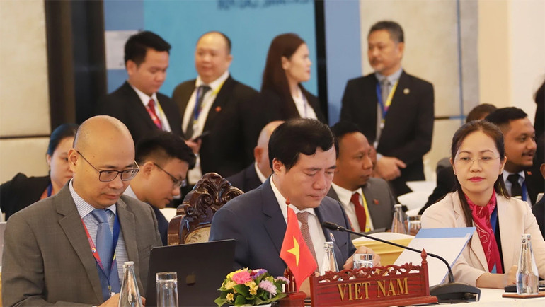 Đoàn Việt Nam tham dự Hội nghị. (Ảnh: TTXVN)