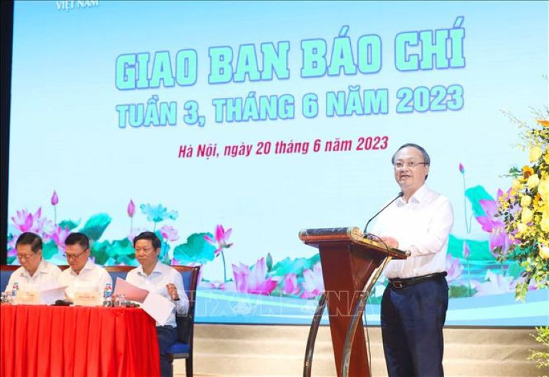 Ông Đỗ Tiến Sỹ, Ủy viên Trung ương Đảng, Tổng Giám đốc Đài Tiếng nói Việt Nam phát biểu tại Hội nghị.