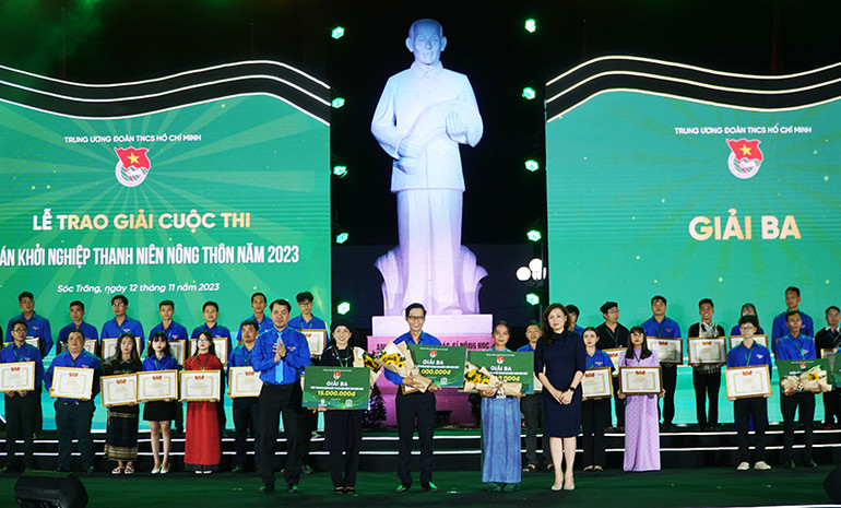Trao giải Ba Cuộc thi Dự án khởi nghiệp Thanh niên nông thôn năm 2023.