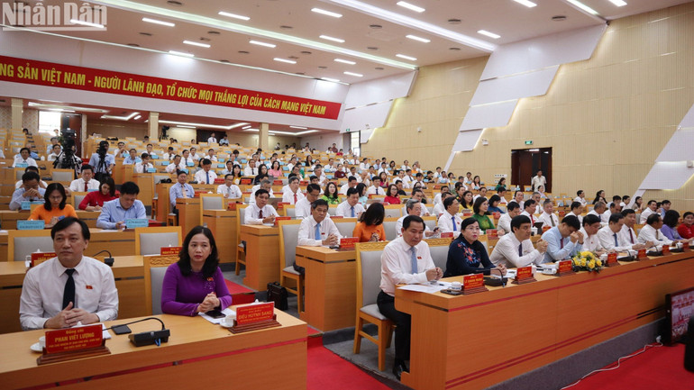 Các đại biểu dự họp.