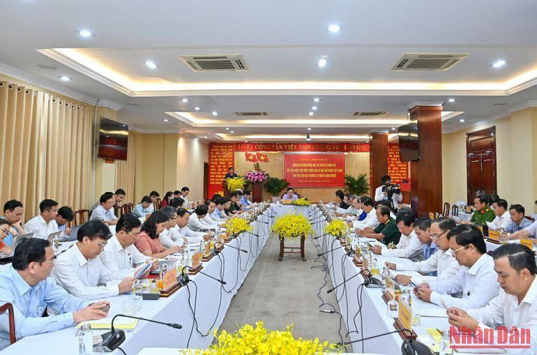 Quang cảnh buổi làm việc với Ban Thường vụ Tỉnh ủy Bình Phước.