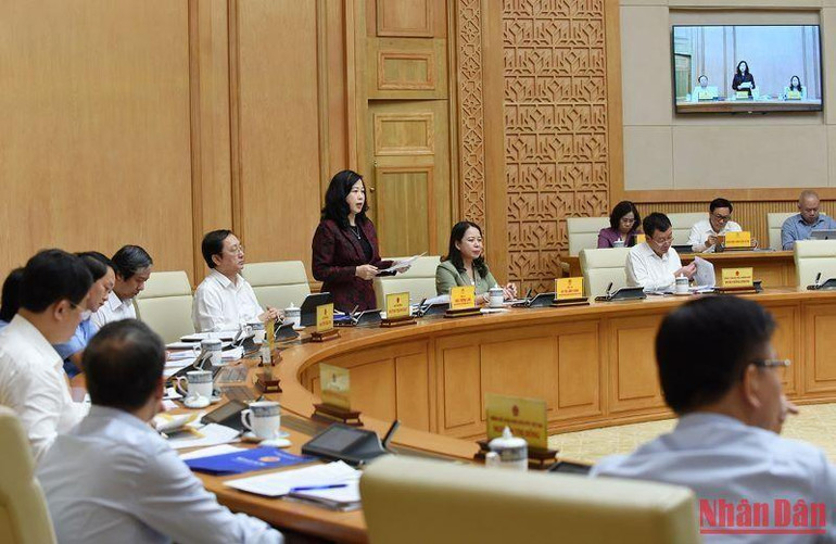 Quyền Bộ trưởng Y tế Đào Hồng Lan phát biểu ý kiến tại Hội nghị. Quyền Bộ trưởng Y tế Đào Hồng Lan phát biểu ý kiến tại Hội nghị.