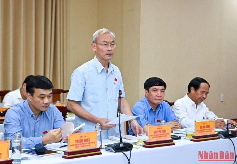 Chủ nhiệm Ủy ban Tài chính, Ngân sách Nguyễn Phú Cường phát biểu ý kiến tại buổi làm việc.