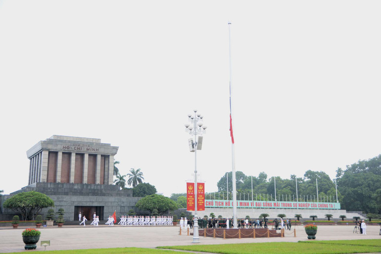 Toàn cảnh Lễ viếng Tổng Bí thư Nguyễn Phú Trọng: Trang nghiêm và xúc động ảnh 23
