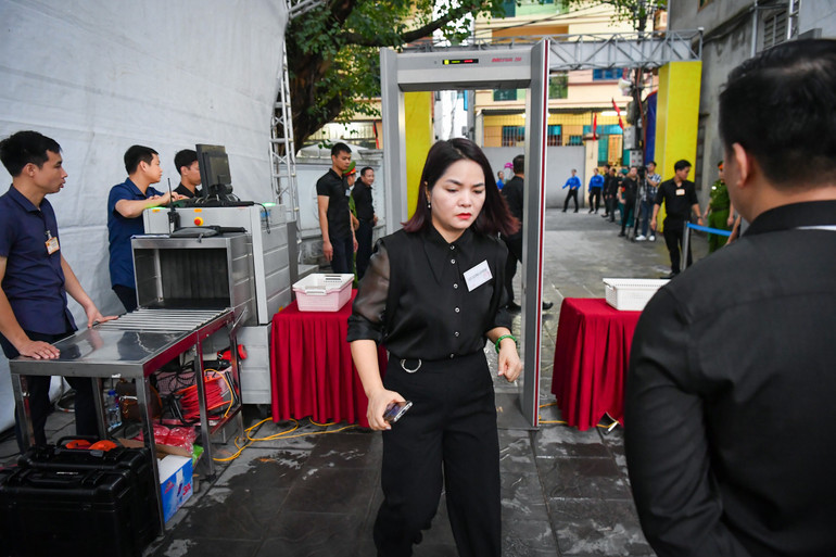 Toàn cảnh Lễ viếng Tổng Bí thư Nguyễn Phú Trọng: Trang nghiêm và xúc động ảnh 4