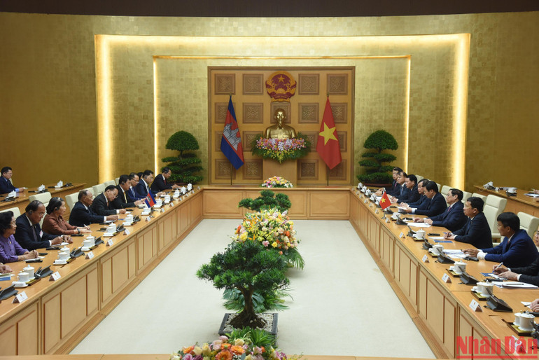 Quang cảnh buổi làm việc. (Ảnh: Trần Hải) Quang cảnh buổi làm việc. (Ảnh: Trần Hải)