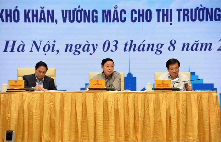 Phó Thủ tướng Trần Hồng Hà điều hành Hội nghị.