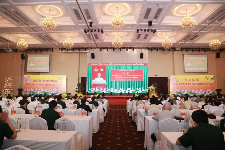 Quang cảnh buổi gặp mặt. Quang cảnh buổi gặp mặt.