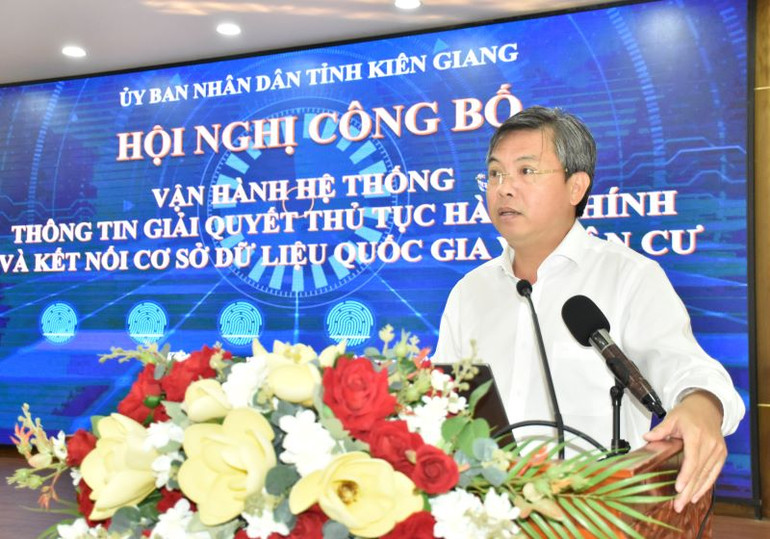 Phó Chủ tịch Ủy ban nhân dân tỉnh Kiên Giang Nguyễn Lưu Trung phát biểu tại hội nghị công bố.