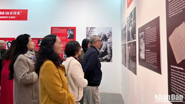 Triển lãm mở cửa phục vụ khách tham quan tại Bảo tàng Phụ nữ Việt Nam (36 Lý Thường Kiệt, Hoàn Kiếm, Hà Nội) dự kiến đến ngày 15/1. Triển lãm mở cửa phục vụ khách tham quan tại Bảo tàng Phụ nữ Việt Nam (36 Lý Thường Kiệt, Hoàn Kiếm, Hà Nội) dự kiến đến ngày 15/1.