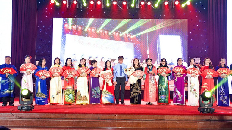 Ban chủ nhiệm Câu lạc bộ Di sản áo dài Việt Nam tỉnh Bình Thuận.