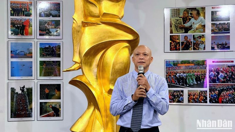 Nhiếp ảnh gia Nguyễn Á chia sẻ những kỷ niệm đáng nhớ khi tác nghiệp.