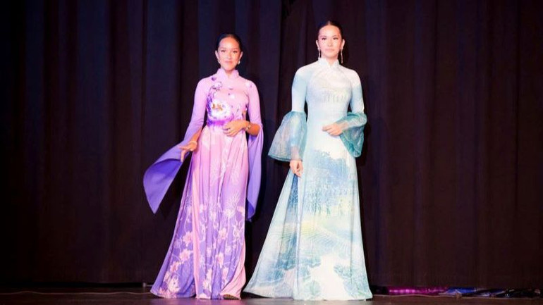 Trình diễn thời trang áo dài Việt Nam tại lễ ra mắt. (Ảnh: BTC)