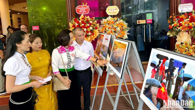 Triển lãm mở cửa đến hết ngày 9/8 tại Bảo tàng Phụ nữ Việt Nam (36 Lý Thường Kiệt, Hà Nội).