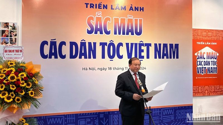 Thứ trưởng Tạ Quang Đông phát biểu chào mừng.