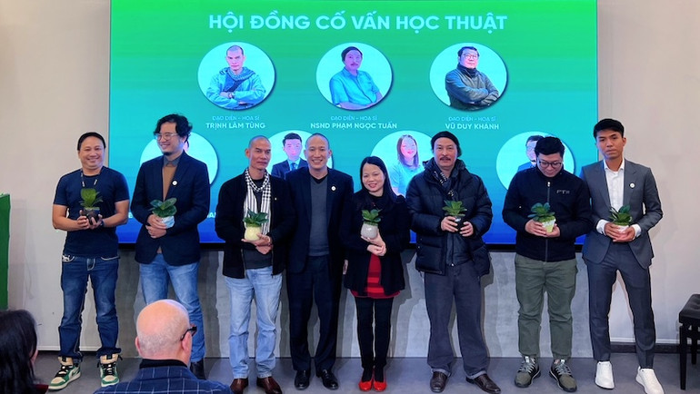 Hội đồng cố vấn học thuật ra mắt tại buổi lễ.