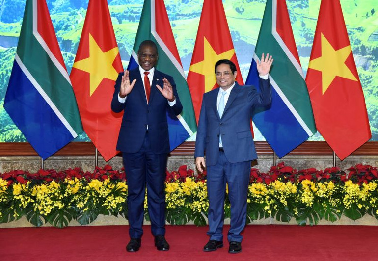 Thủ tướng Phạm Minh Chính tiếp Phó Tổng thống Cộng hòa Nam Phi Paul Mashatile.
