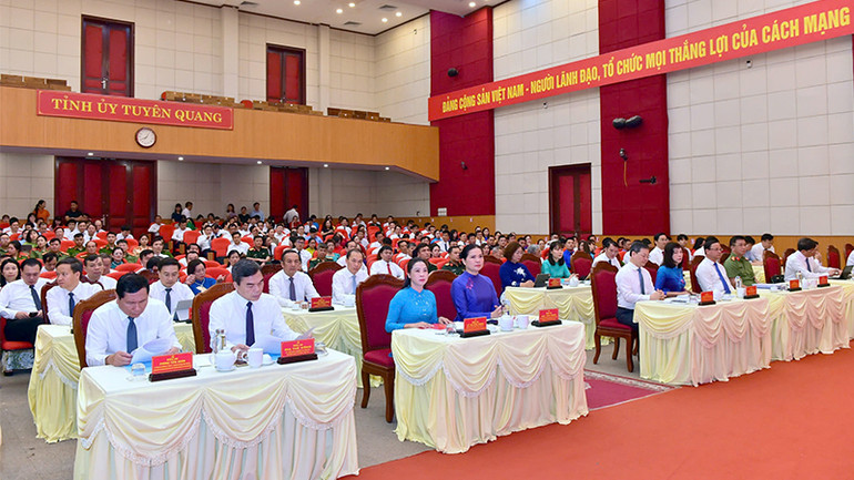 Đại biểu tham dự hội nghị.