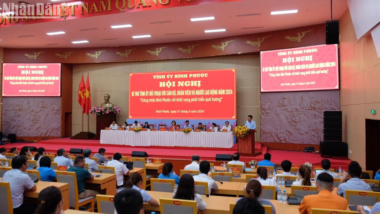 Quang cảnh buổi đối thoại.