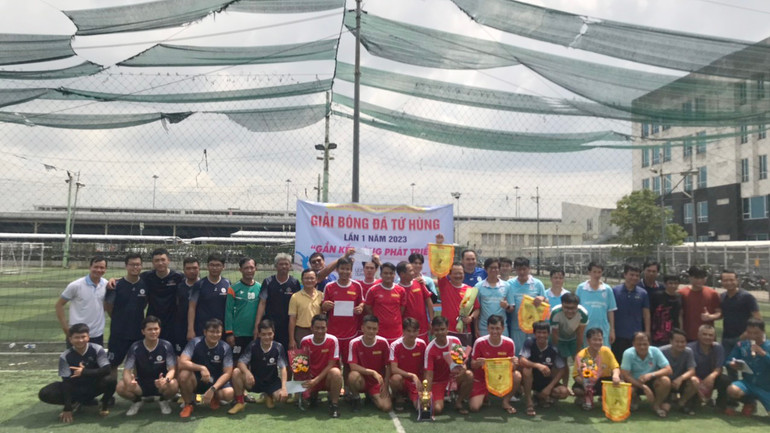 Đại diện 4 đơn vị tham gia Giải bóng đá Tứ hùng lần 1 năm 2023.