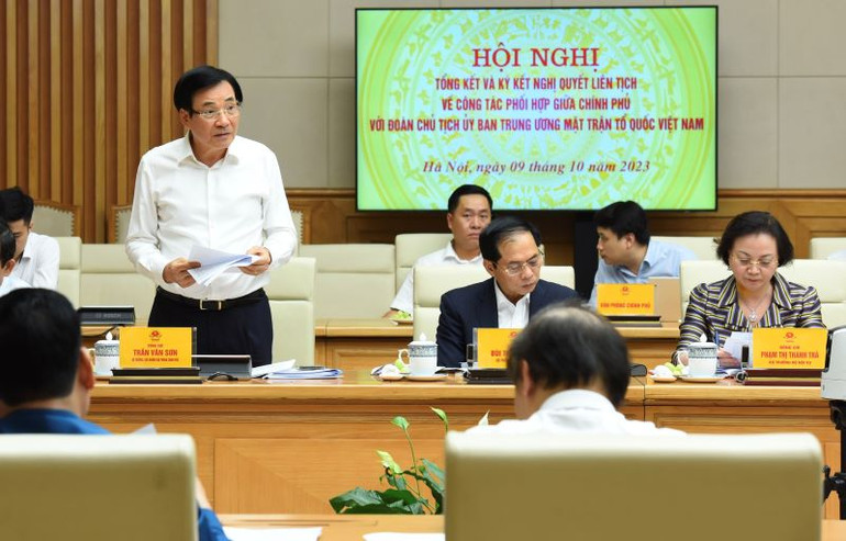 Bộ trưởng Chủ nhiệm Văn phòng Chính phủ Trần Văn Sơn phát biểu.