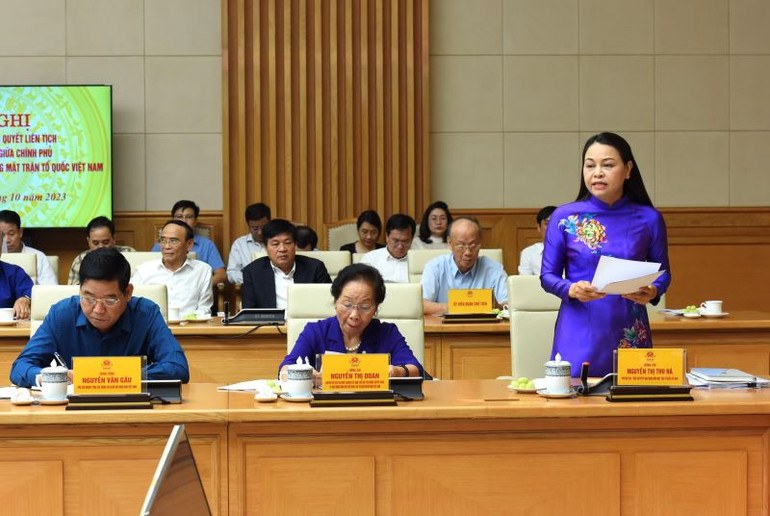 Phó Chủ tịch, kiêm Tổng Thư ký Ủy ban Trung ương Mặt trận Tổ quốc Việt Nam Nguyễn Thị Thu Hà phát biểu.