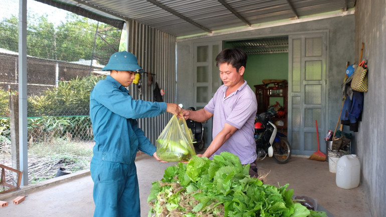 Tình quân dân ở điểm dân cư liền kề chốt dân quân Thanh Hòa (xã Thanh Hòa, huyện Bù Đốp, tỉnh Bình Phước).