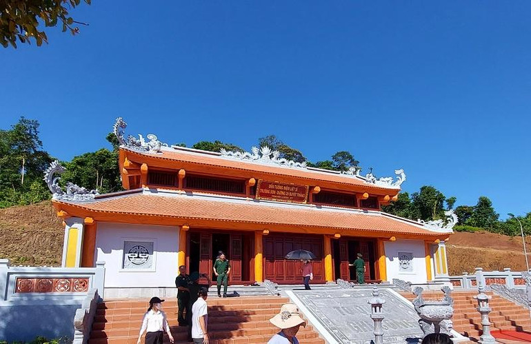 Đền tưởng niệm liệt sĩ Trường Sơn đường 20 Quyết thắng, trọng điểm Cà Roòng - ATP.