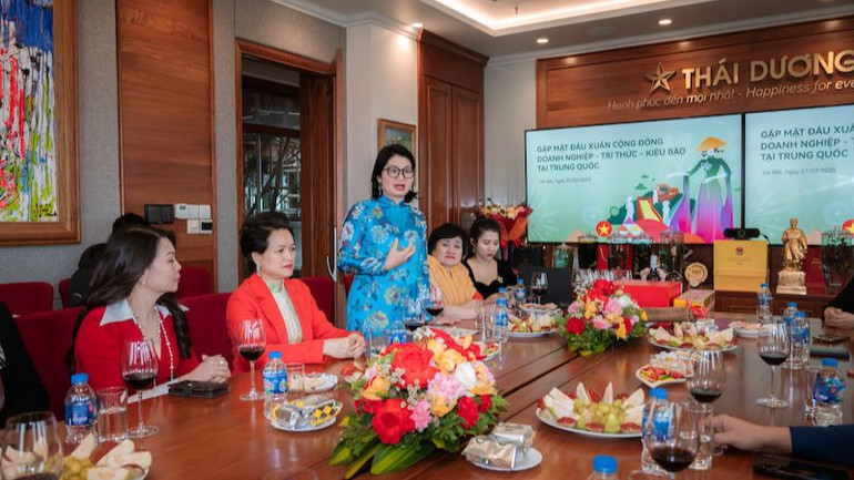 Bà Phạm Thị Thanh Loan cảm ơn sự quan tâm, tạo điều kiện cho cộng đồng doanh nhân, trí thức, kiều bào Việt Nam tại Trung Quốc chung tay tôn vinh, quảng bá di sản văn hoá Việt Nam tới cộng đồng quốc tế.