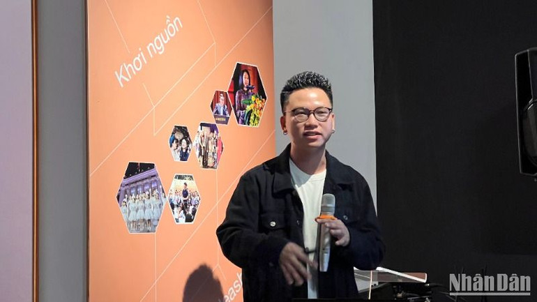 Mai Nguyên Anh là gương mặt trẻ hoạt động tích cực trong cộng đồng nhiếp ảnh đương đại tại Việt Nam.