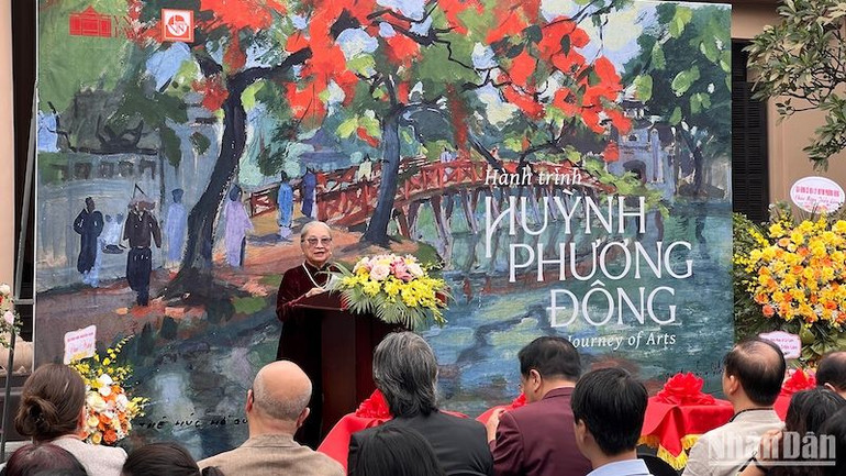 Bà Lê Thị Thu, phu nhân họa sĩ Huỳnh Phương Đông chia sẻ với khán giả nhiều ký ức đáng nhớ trong cuộc đời và sự nghiệp của ông.