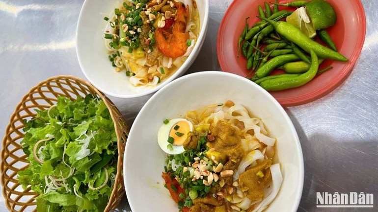 Mì Quảng tôm thịt, món ngon được ưa chuộng tại Đà Nẵng.