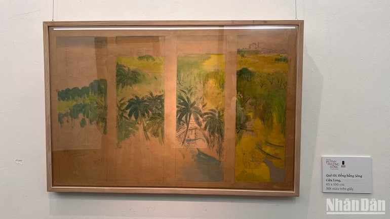 Bên cạnh các tác phẩm về hình tượng người lính và chiến trường khốc liệt, họa sĩ Huỳnh Phương Đông còn sáng tác về đề tài vẻ đẹp quê hương, con người và nếp sống đặc trưng vùng đồng bằng sông Cửu Long.