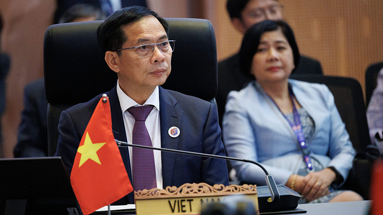 Phó Thủ tướng, Bộ trưởng Ngoại giao Bùi Thanh Sơn dẫn đầu đoàn Việt Nam tham dự Hội nghị Bộ trưởng Ngoại giao ASEAN-Hội đồng Hợp tác Vùng Vịnh (GCC). (Ảnh: Bộ Ngoại giao Việt Nam)